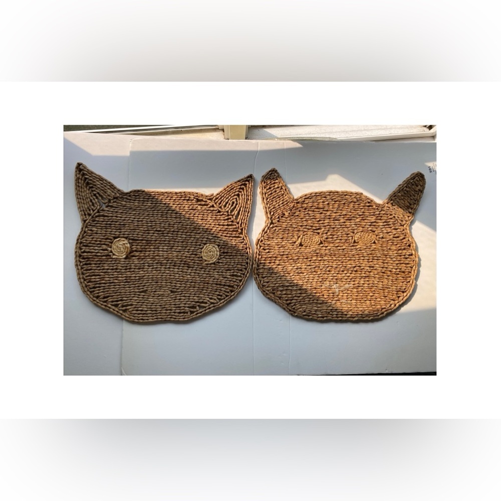 Vintage Rattan cat face Shaped Placemats, Set of 2 used